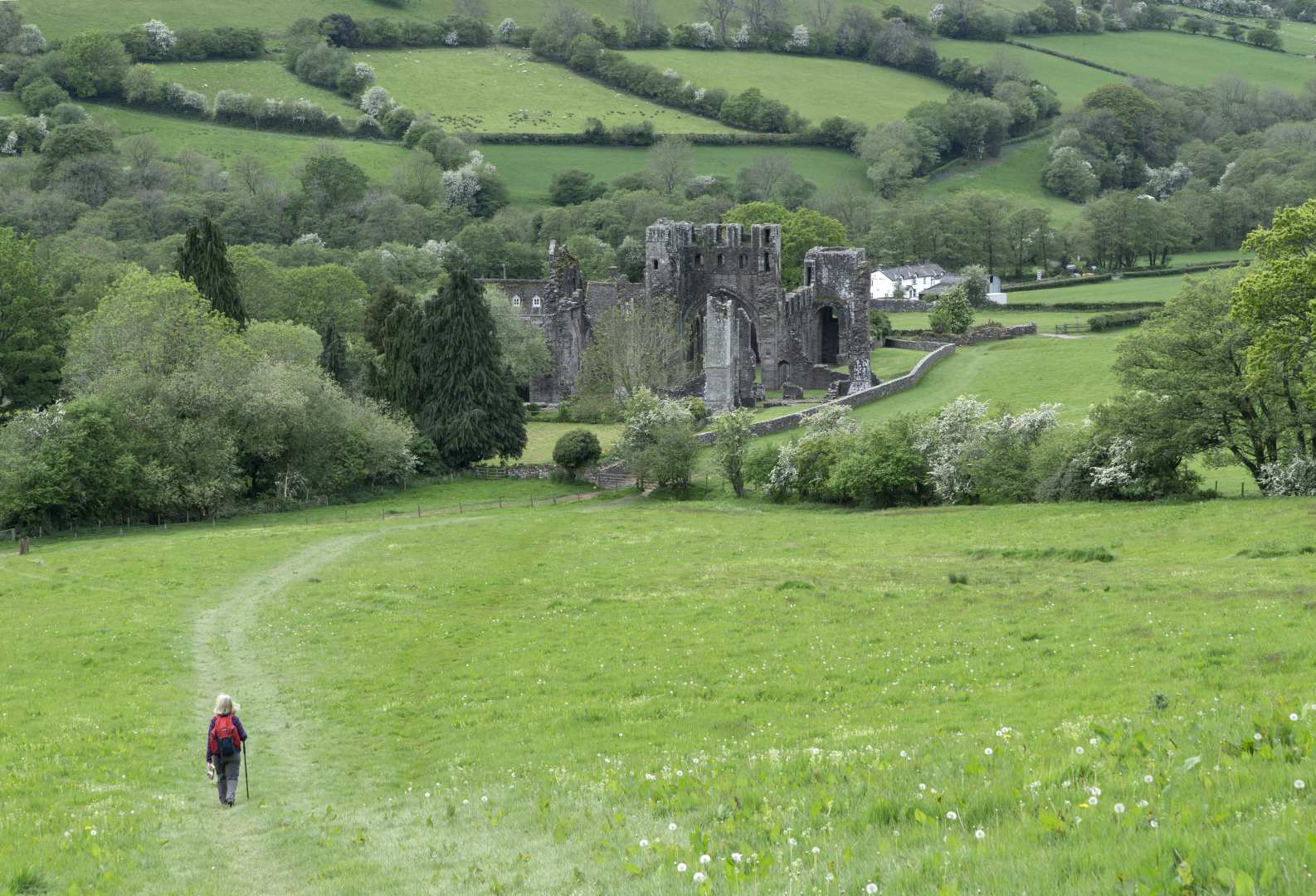 Walk Offa's Dyke Path in 12 to 16 days — Contours Walking Holidays