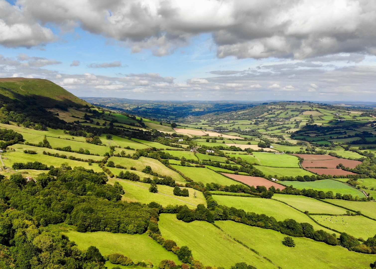 Walk Offa's Dyke Path in 12 to 16 days — Contours Walking Holidays